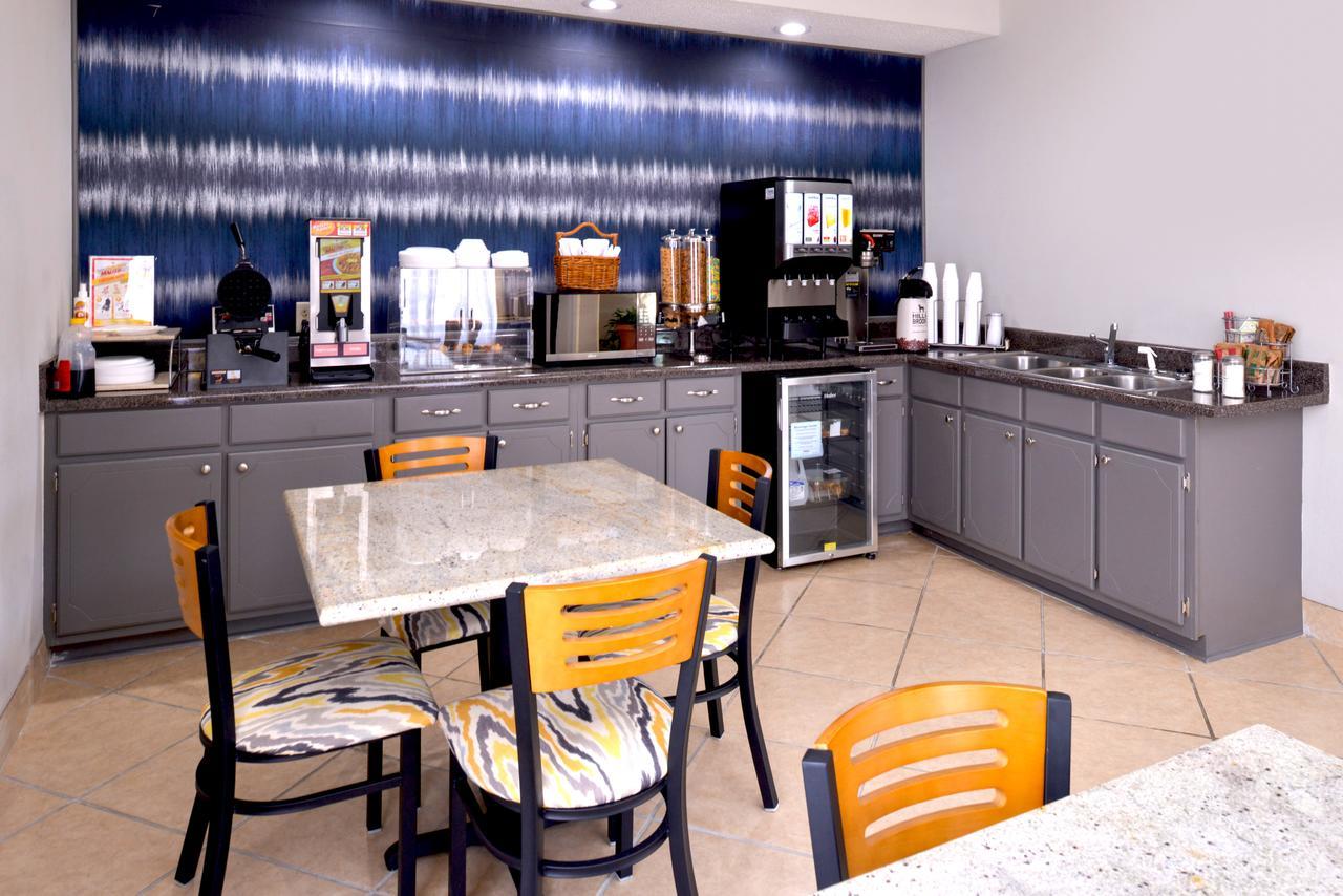 Americas Best Value Inn - Monroeville Esterno foto